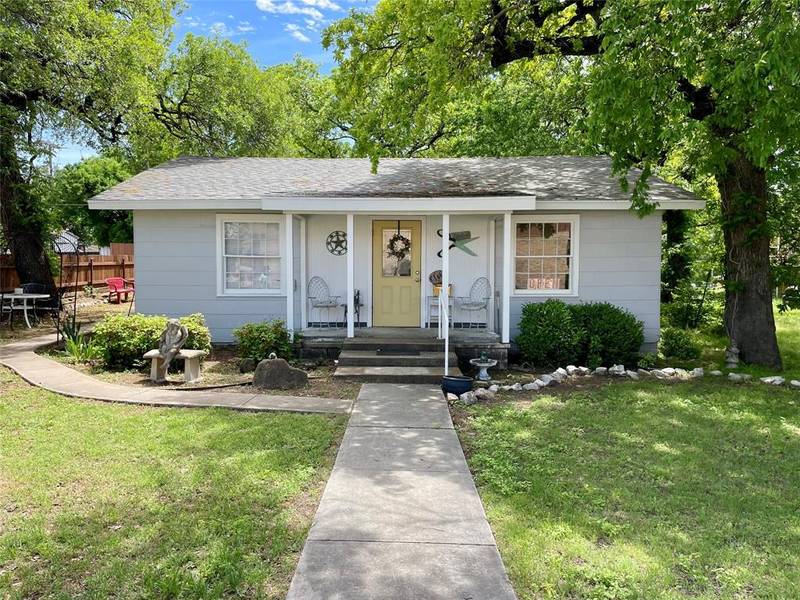 1506 Halsell Street, Bridgeport, TX 76426