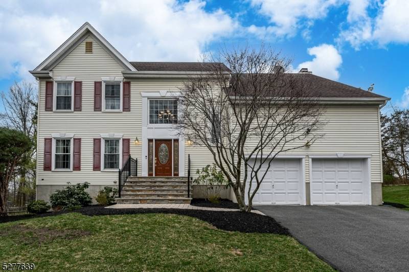 35 Bernard St, Branchburg Twp., NJ 08876