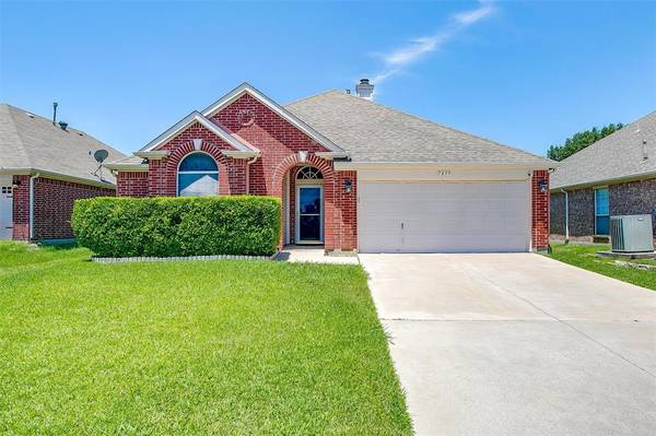 7859 Park Falls Court,  Fort Worth,  TX 76137