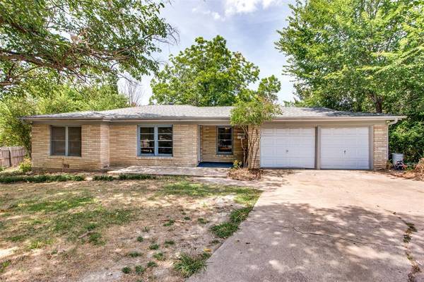 3155 Chamness Court, Haltom City, TX 76117