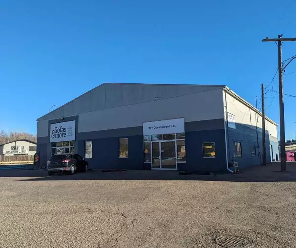 Medicine Hat, AB T1A 8J4,721 Queen ST SE