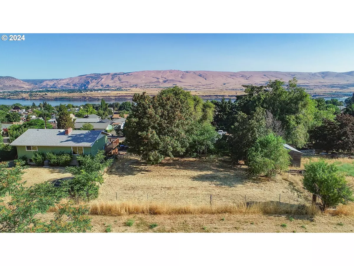 The Dalles, OR 97058,2208 E 16