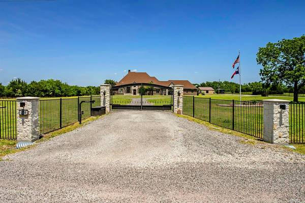 376 Langston Lane, Lowry Crossing, TX 75069