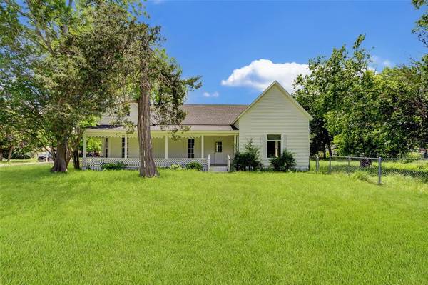 209 E San Saba Street, Wortham, TX 76693