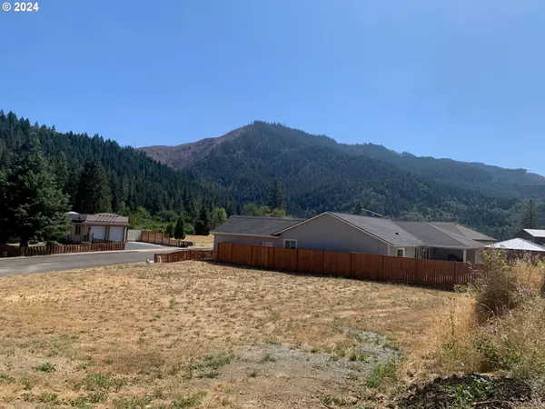 Canyonville, OR 97417,123 DEER SONG CT