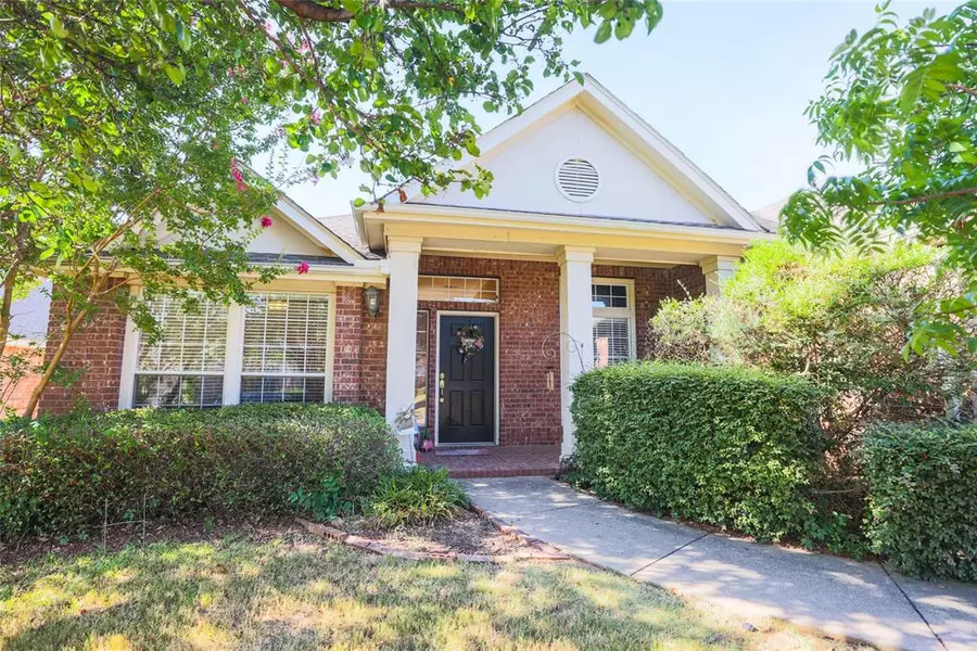 2318 Denham Drive, Arlington, TX 76001