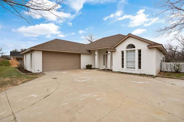 9305 Ravenswood Road, Granbury, TX 76049