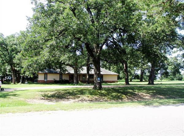 645 County Road 1425, Bonham, TX 75418