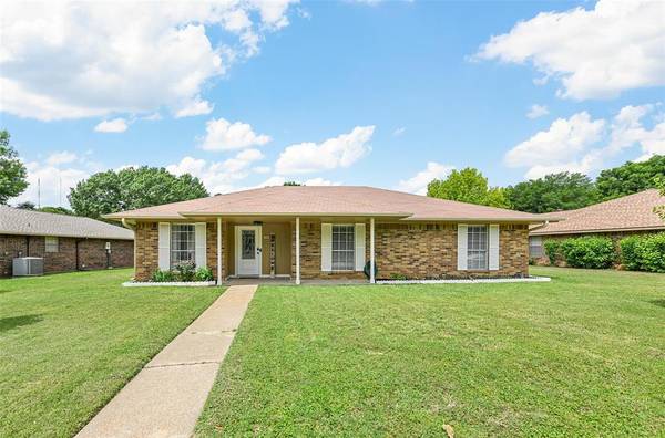 508 Meadow Ridge Drive,  Cedar Hill,  TX 75104