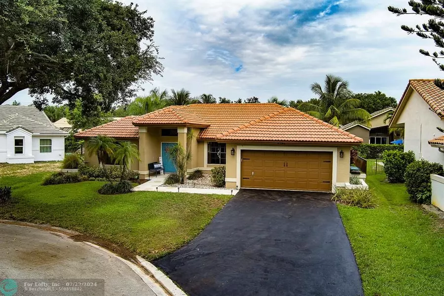 4748 NW 98th Ln, Coral Springs, FL 33076