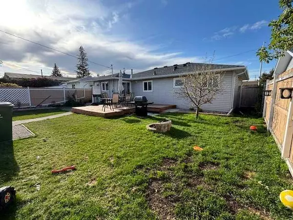 Calgary, AB T3B 0G6,7315 Bowness RD NW