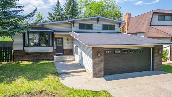 Calgary, AB T2W 2S1,555 Woodpark CRES SW