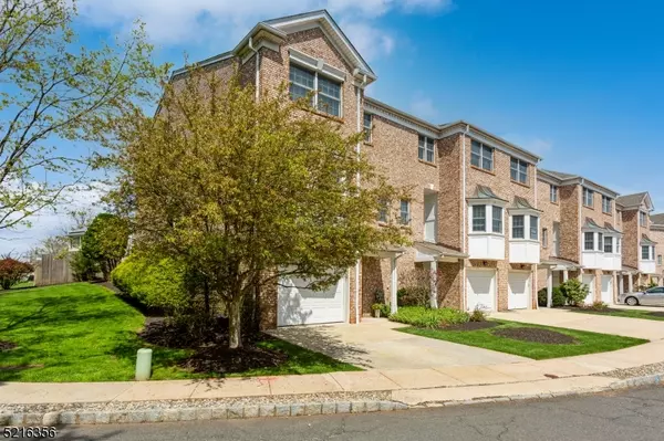 Raritan Boro, NJ 08869,6 Hidden Pond Ct