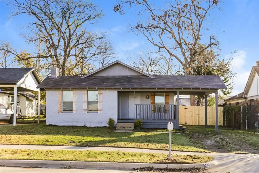 2505 Wallace Street, Fort Worth, TX 76105