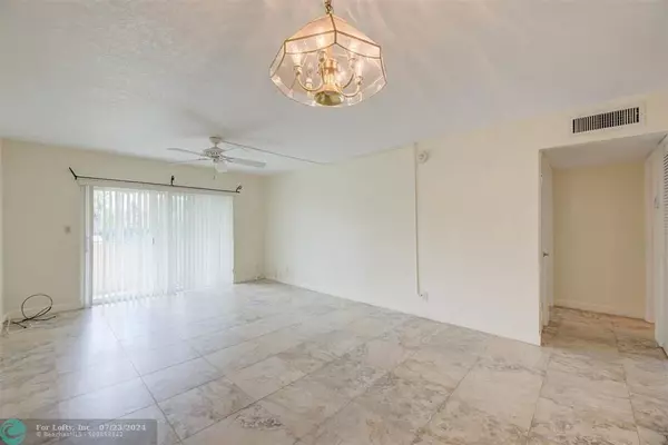 Hollywood, FL 33021,1200 Tallwood Ave  #206