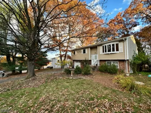 6 Eugene Pl, Hopatcong Boro, NJ 07843