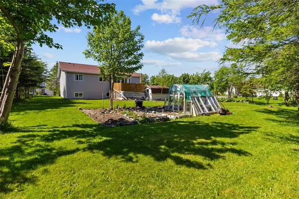 6 Hussey's Road, Paradise, NL A1L 3A4