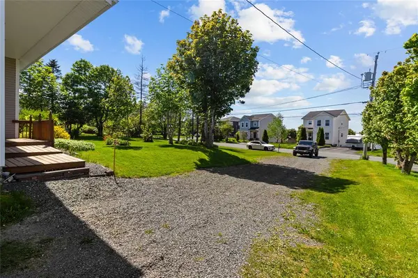 6 Hussey's Road, Paradise, NL A1L 3A4