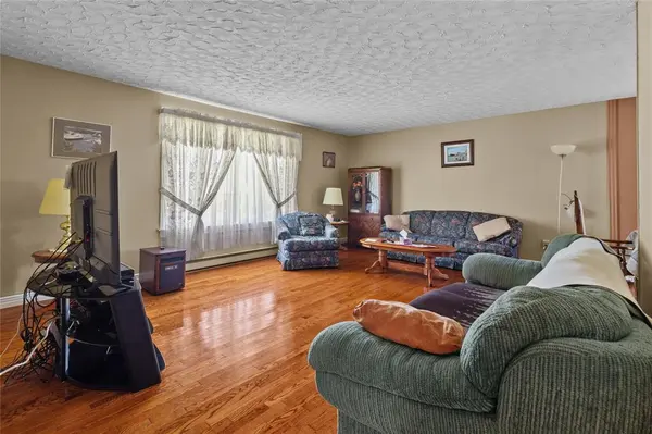 6 Hussey's Road, Paradise, NL A1L 3A4