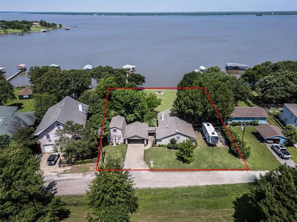 816 Shoreline Drive, West Tawakoni, TX 75474