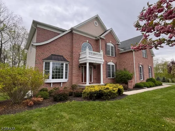 8 Stark Ct, Mount Olive Twp., NJ 07836