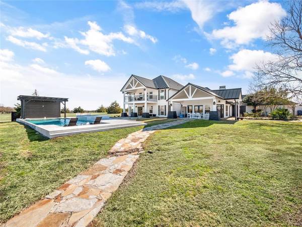 10767 Neal Road, Forney, TX 75126