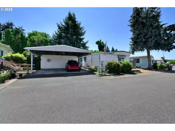 Springfield, OR 97477,3530 E GAME FARM RD #52