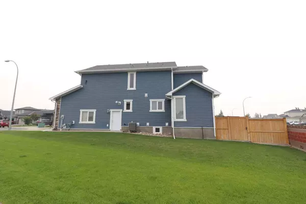 Lethbridge, AB T1K 5S2,128 Gateway Mews S