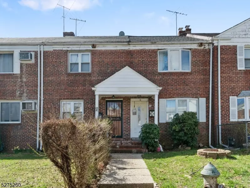 East Orange City, NJ 07017,27A Melmore Gdns #27A