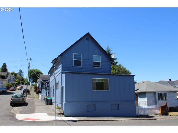 Astoria, OR 97103,486 COMMERCIAL ST