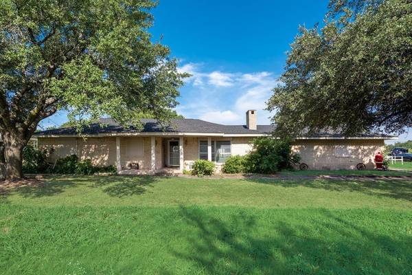 615 Georgetown Road, Ovilla, TX 75154