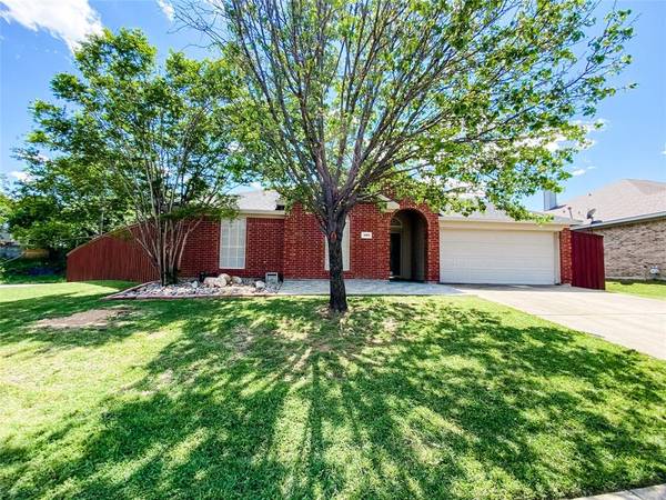 308 Cliffdale Drive, Euless, TX 76040