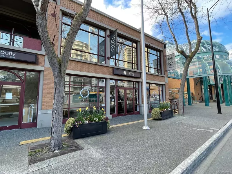 706 Douglas St, Victoria, BC V8W 3M6