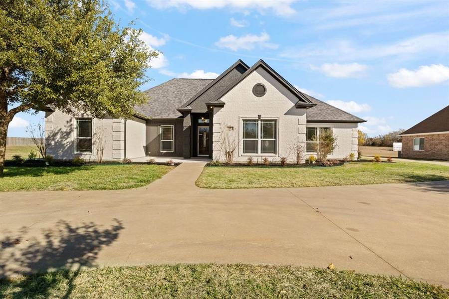 407 S Bois D Arc Street, Grandview, TX 76050