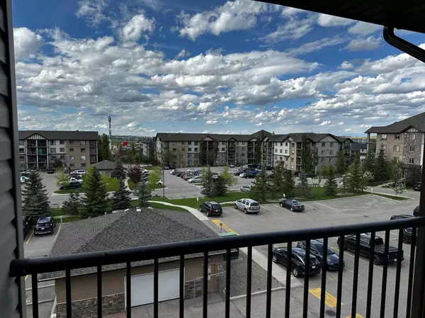 Calgary, AB T3K 0M1,60 Panatella ST NW #2425