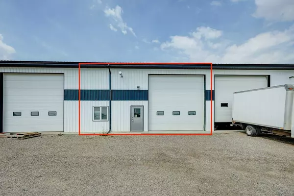 Strathmore, AB T1P 0C4,550 Canal Avenue #6