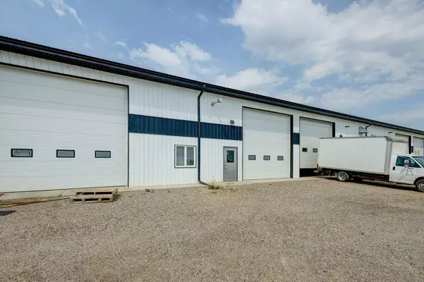 Strathmore, AB T1P 0C4,550 Canal Avenue #6