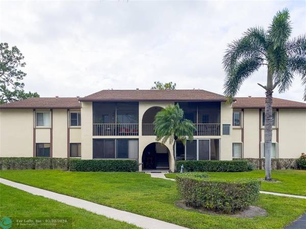 311 Knotty Pine Cir  #A1,  Greenacres,  FL 33463