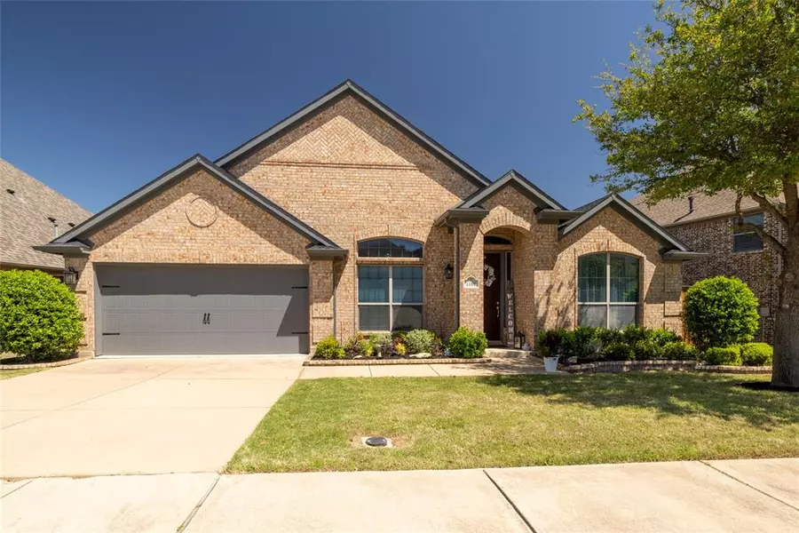 1106 Newchester Drive, Roanoke, TX 76262