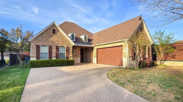 3501 Regents Park Court, Arlington, TX 76017