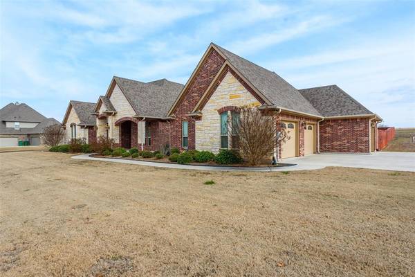 128 County Road 3629, Gainesville, TX 76240