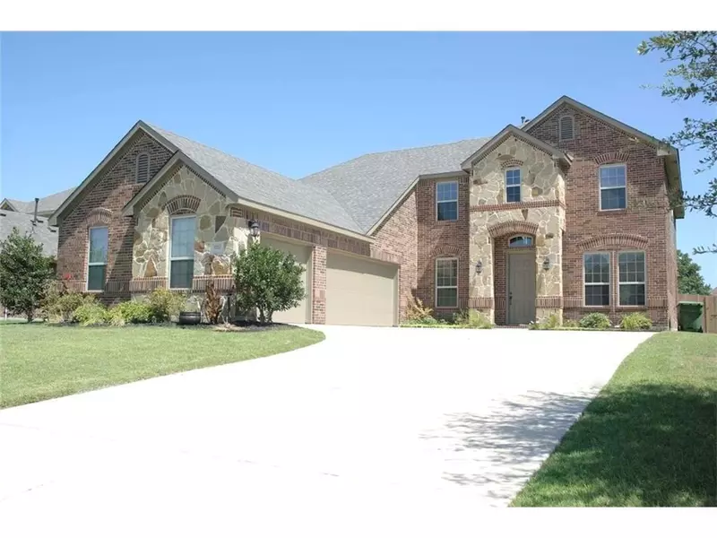 5723 Chateau Drive, Sachse, TX 75048