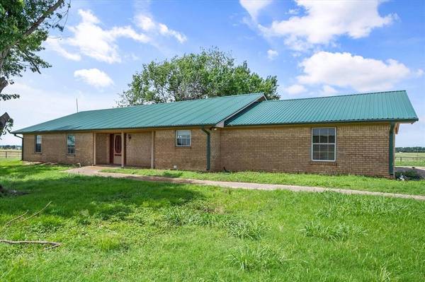 900 SE County Road 2220, Corsicana, TX 75109