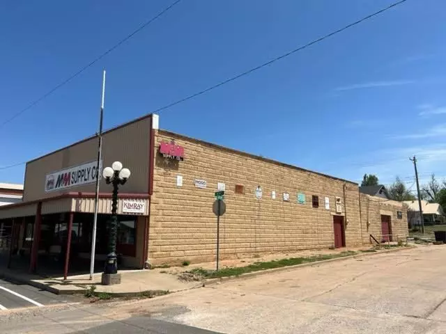 402 N Main, Cement, OK 73017