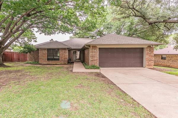 904 Glenn Drive, Euless, TX 76039