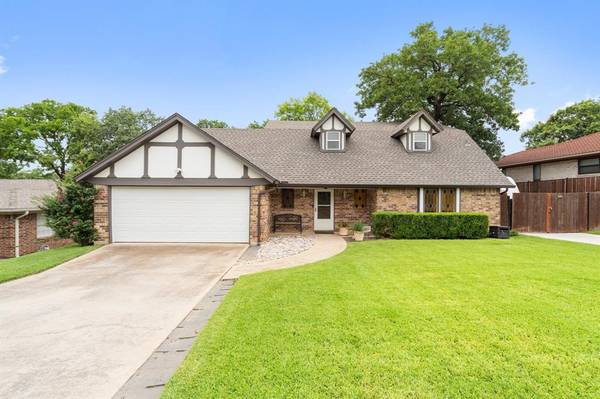 404 Stonehenge Drive, Hurst, TX 76054