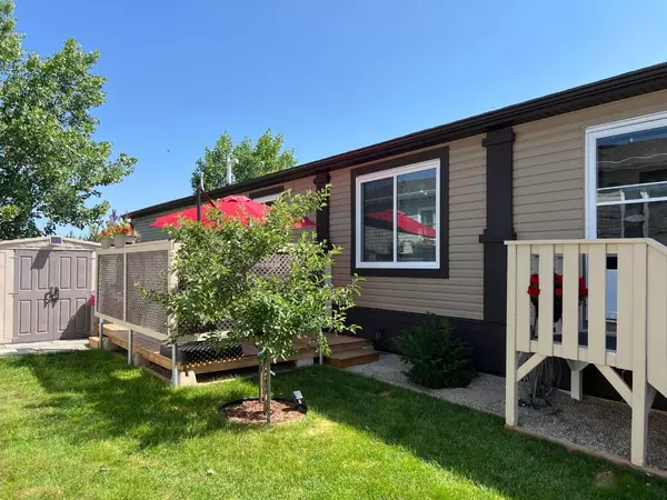 Coaldale, AB T1M 0C6,4006 Applewood RD