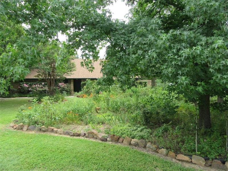 165 N Woodland Trail, Double Oak, TX 75077