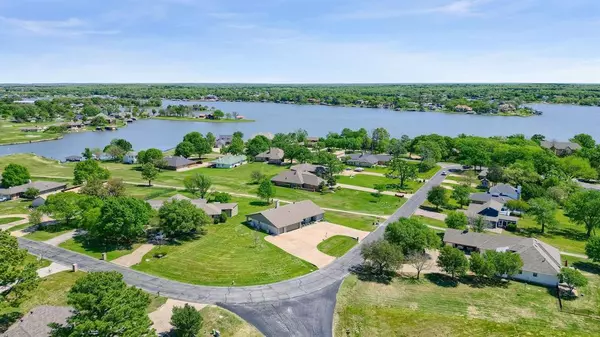 Lake Kiowa, TX 76240,401 Kiowa Drive W