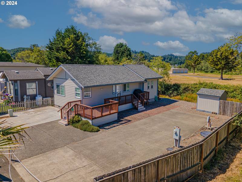 11 CREEK LN, Lakeside, OR 97449